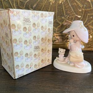 Precious Moments To a Very Special Mom